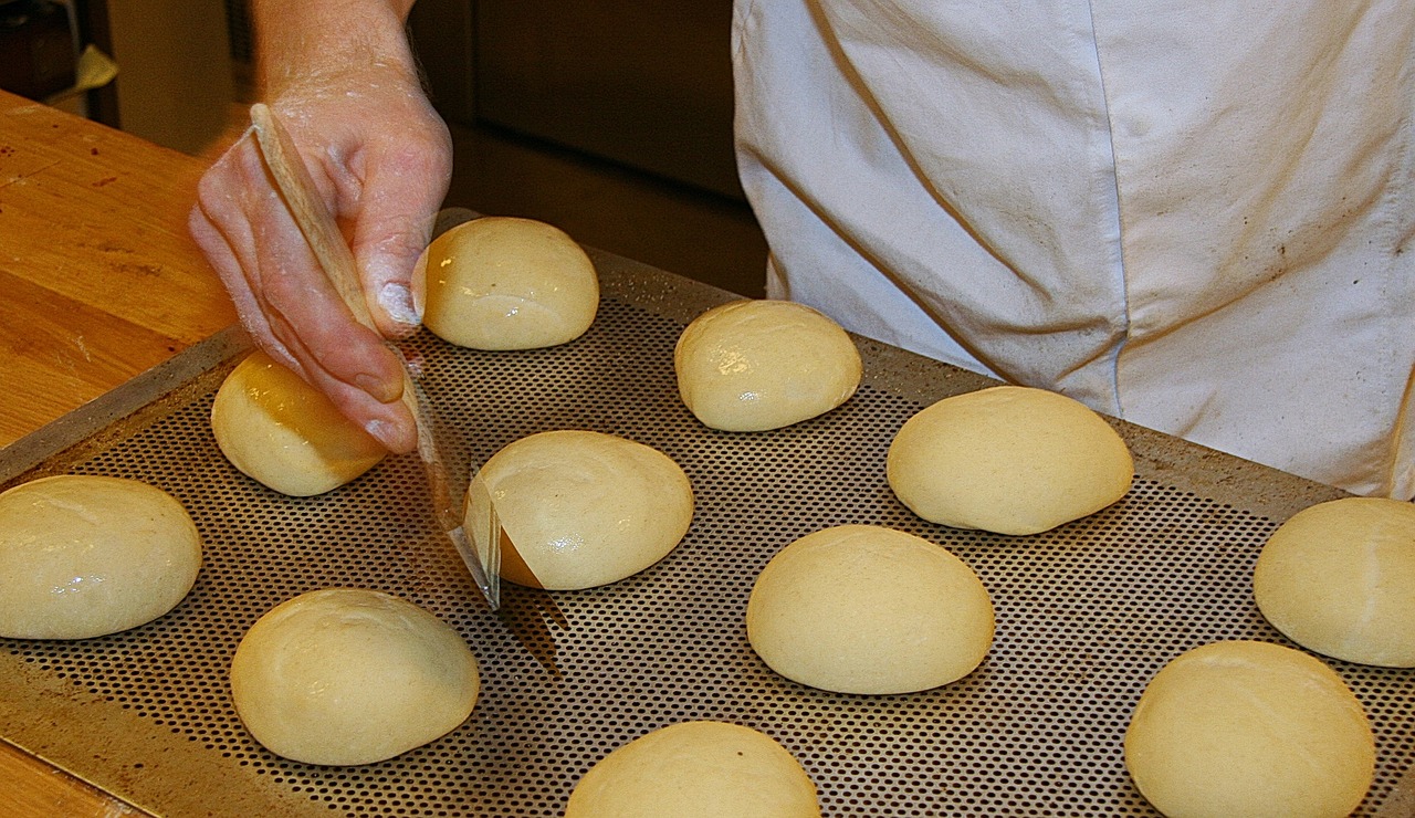 パン作り 焼いた後に縮む原因 表面にシワができたりしぼんでしまう時は ゆめろんのパン作りレシピ