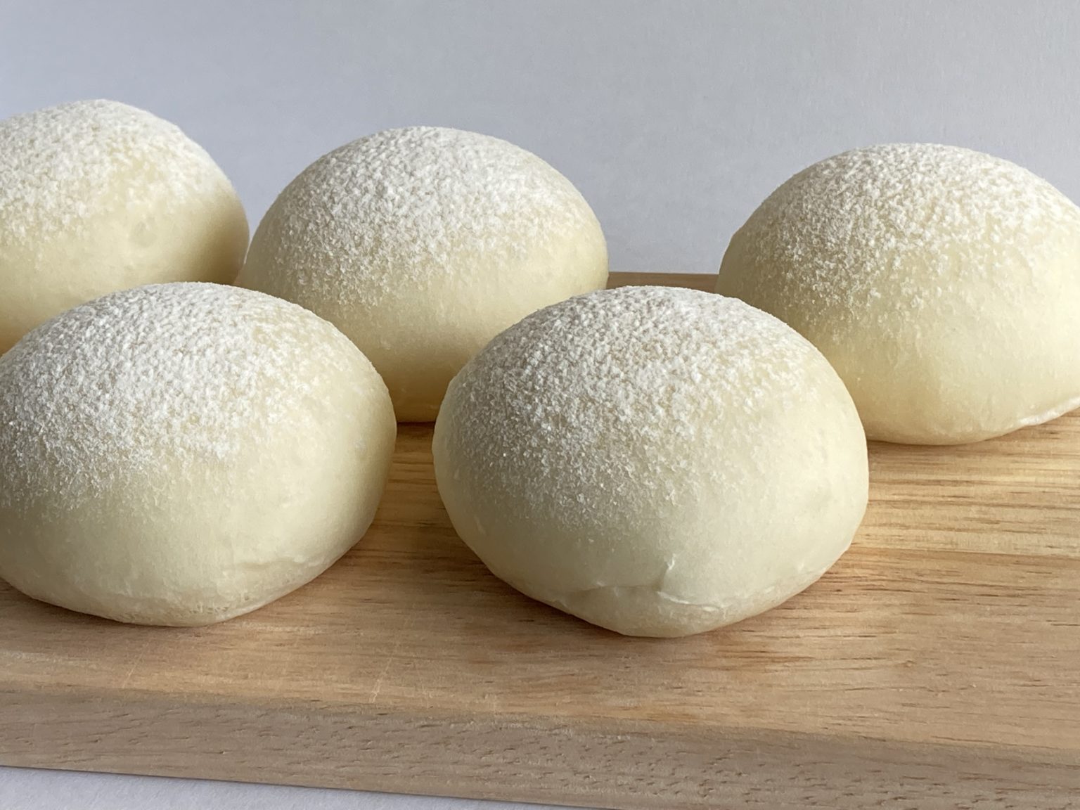 【ふわふわで柔らかい♪】低温長時間発酵で作る 白い丸パン 【レシピ動画付き】 | ゆめろんのパンレシピ