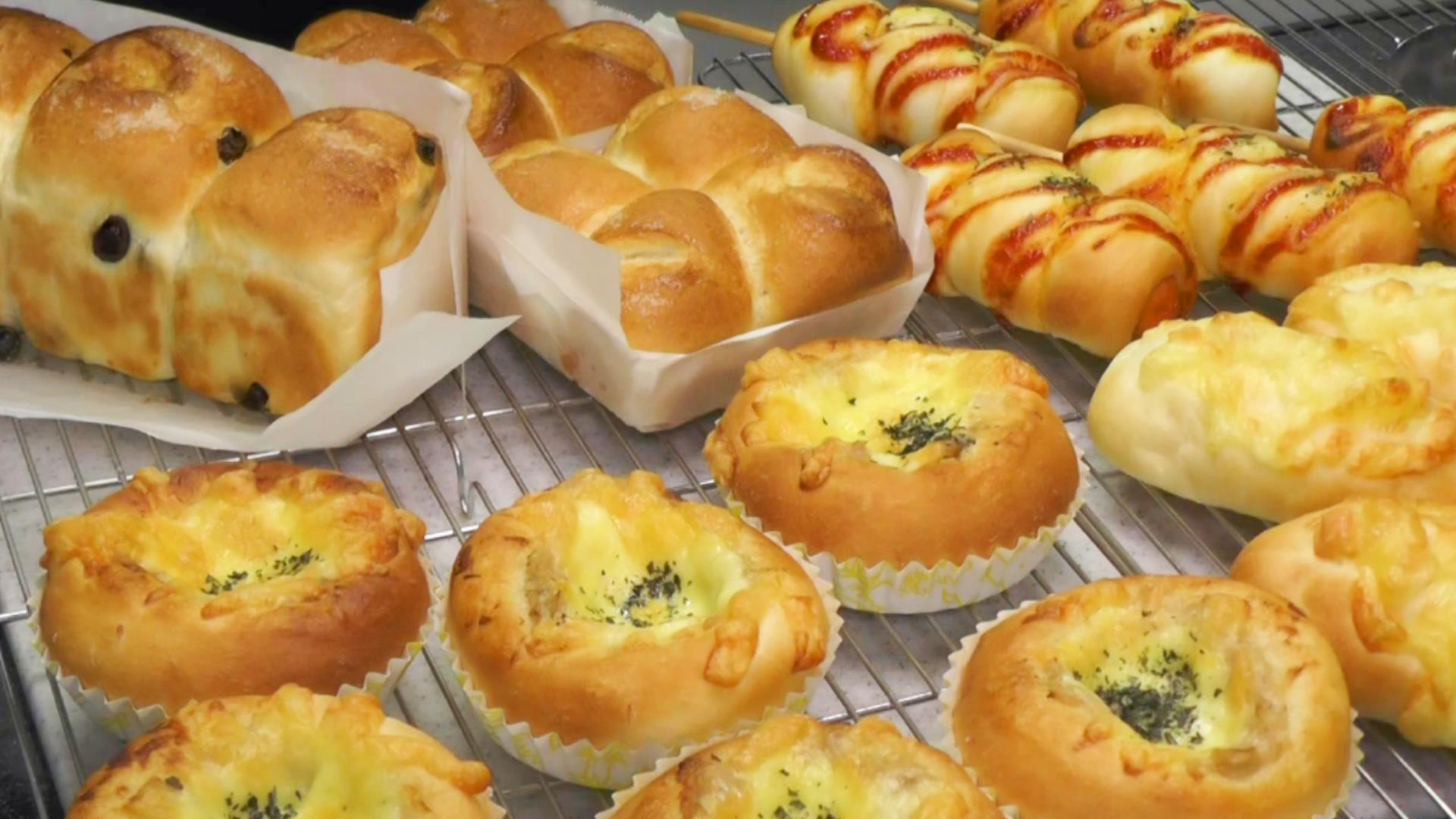 パン大量生産！】1つの生地から5種類のパンを作ってみました | ゆ 